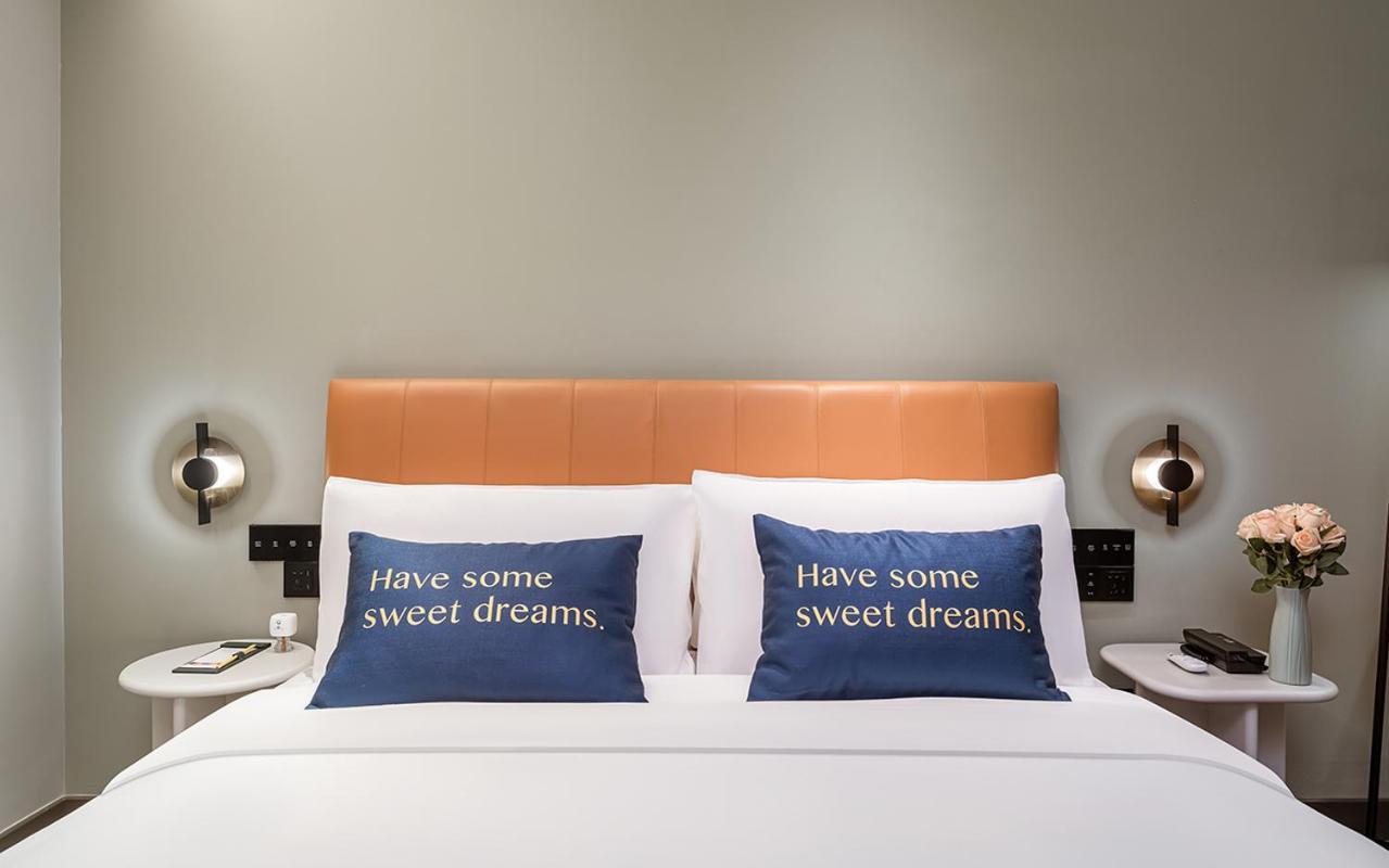 The Mustel Hotel Chongqing Hongyadong Bagian luar foto
